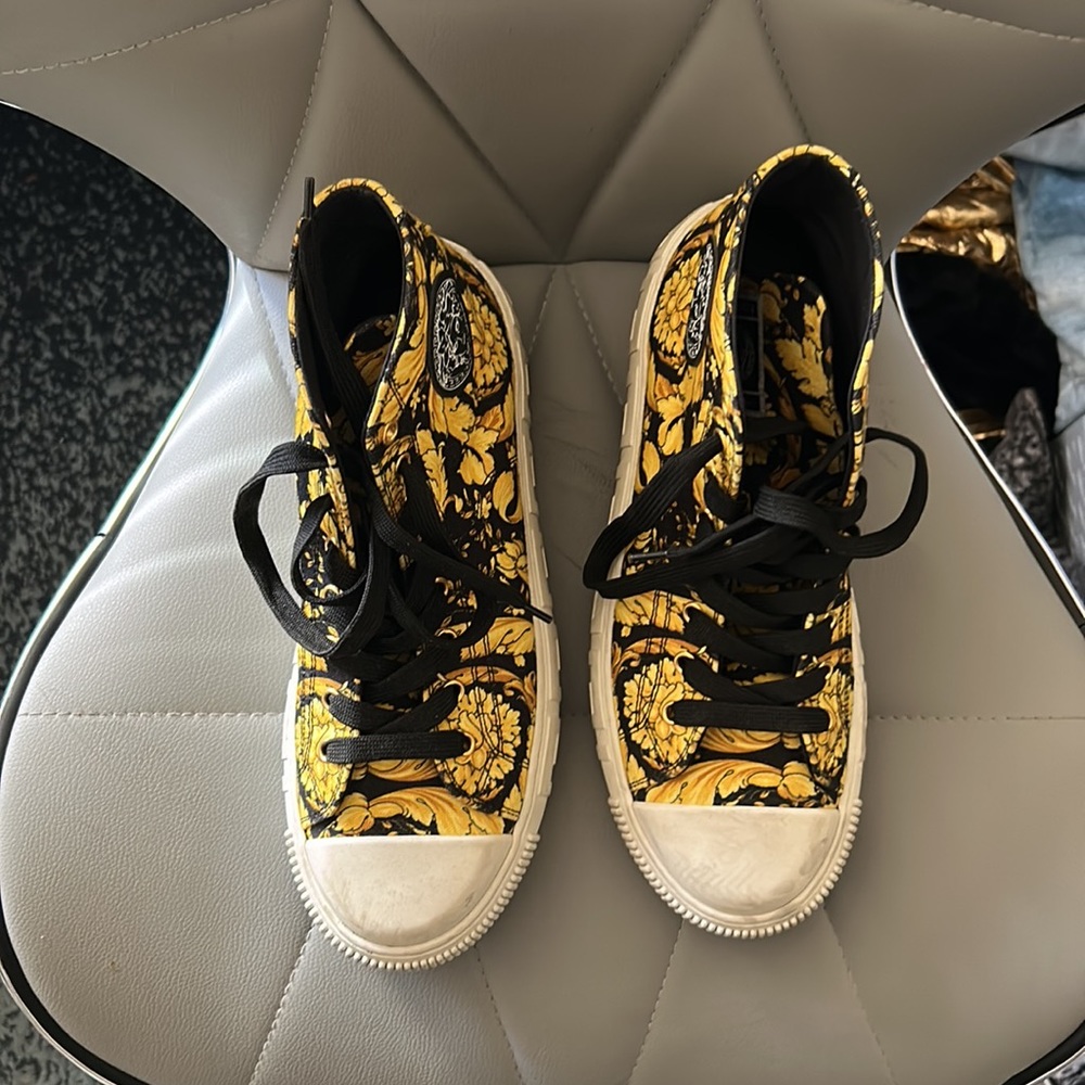 Yellow - Picture 2 of 3